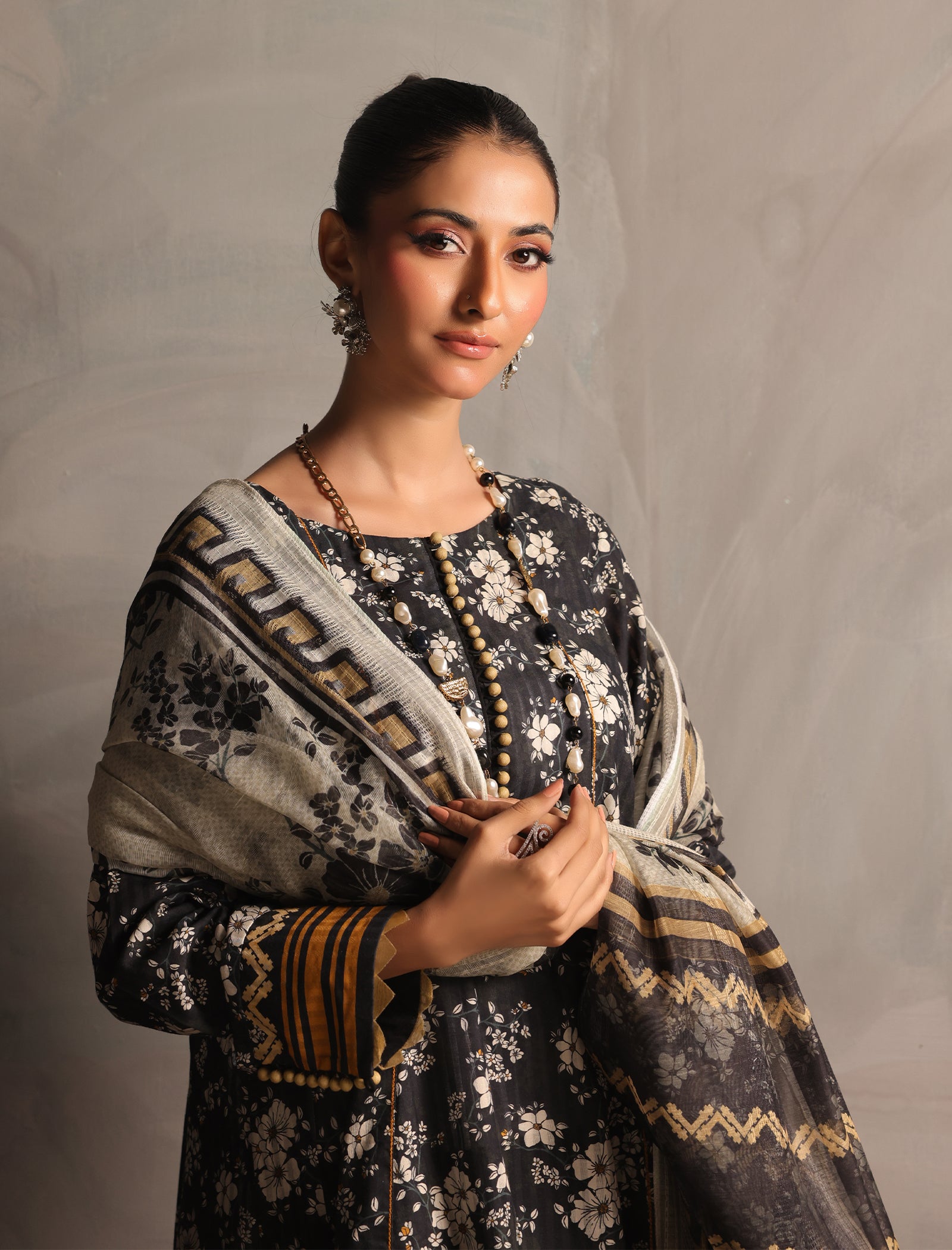 3 Pc Dobby Suit Secondary image