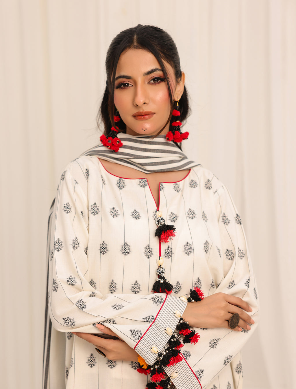 3 Pc Yarn Dyed Unstitched Suit