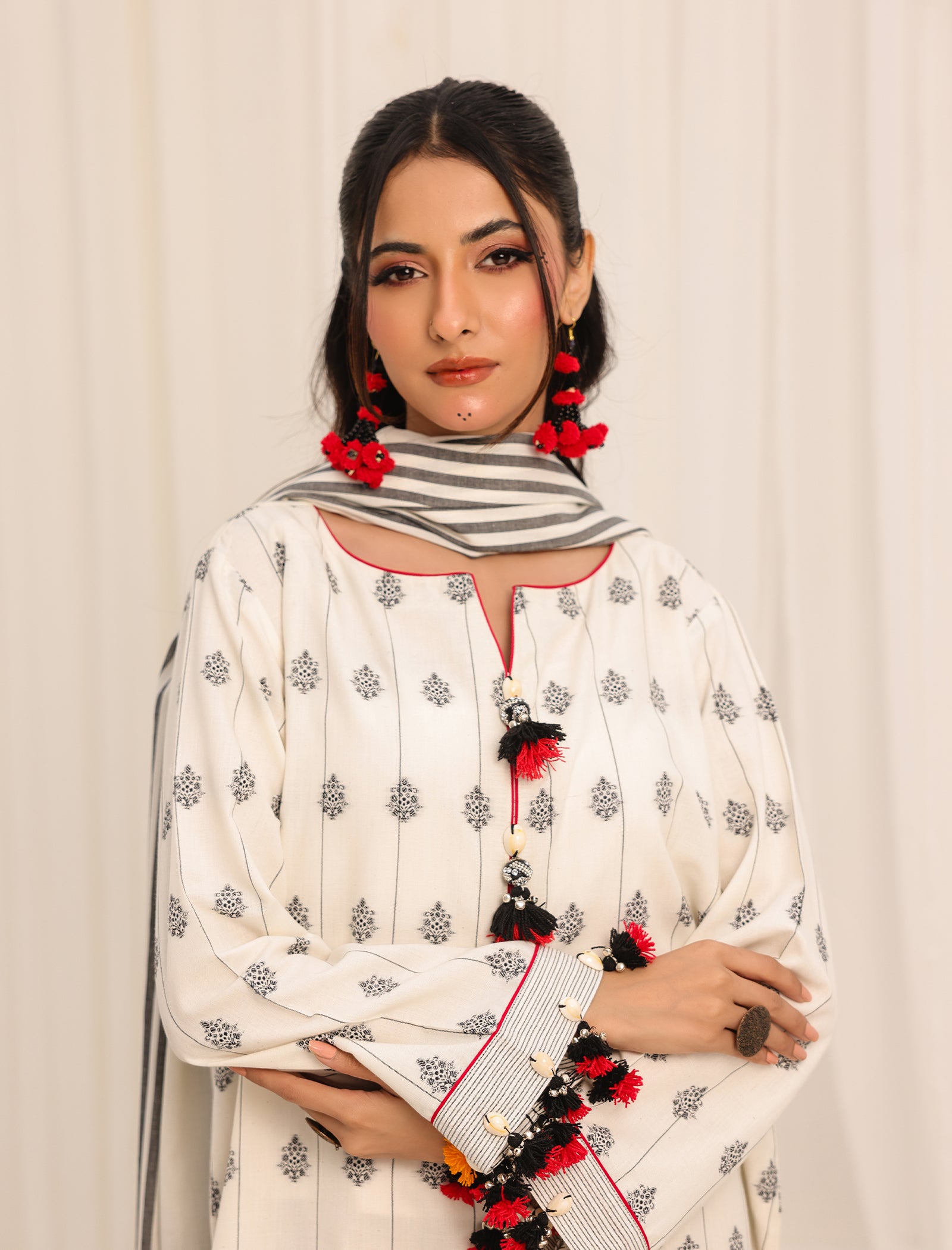 3 Pc Yarn Dyed Unstitched Suit