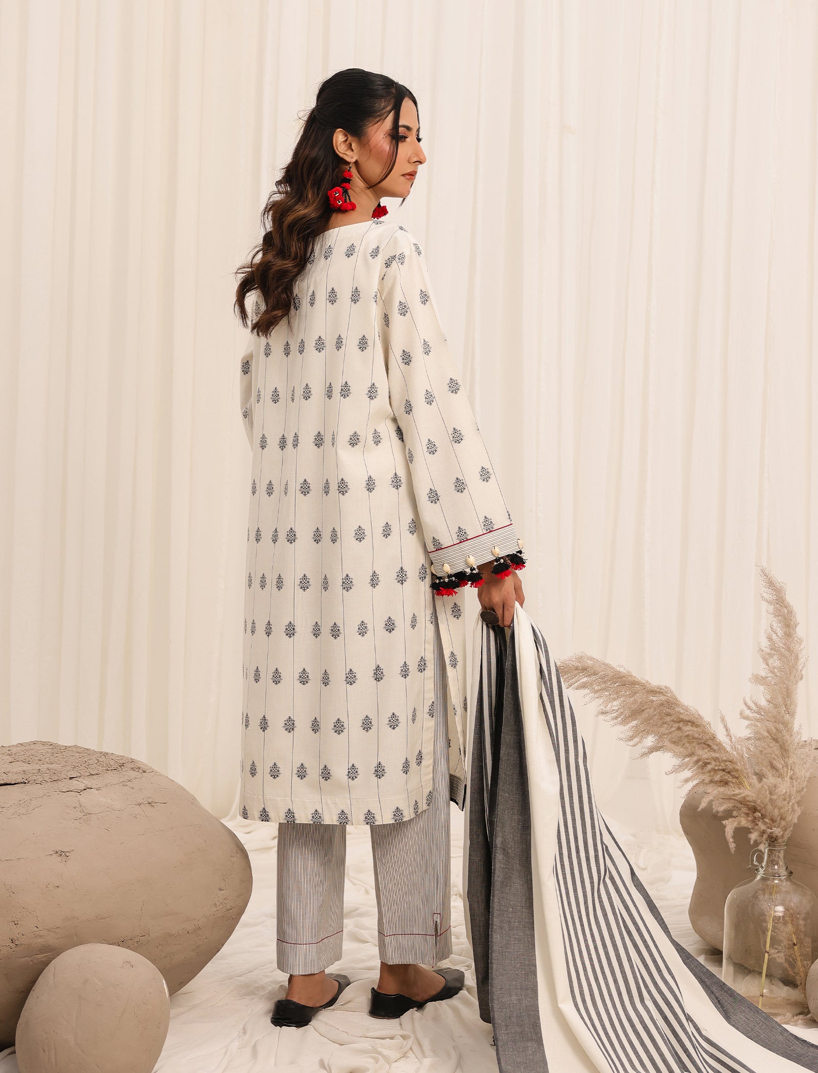 3 Pc Yarn Dyed Unstitched Suit