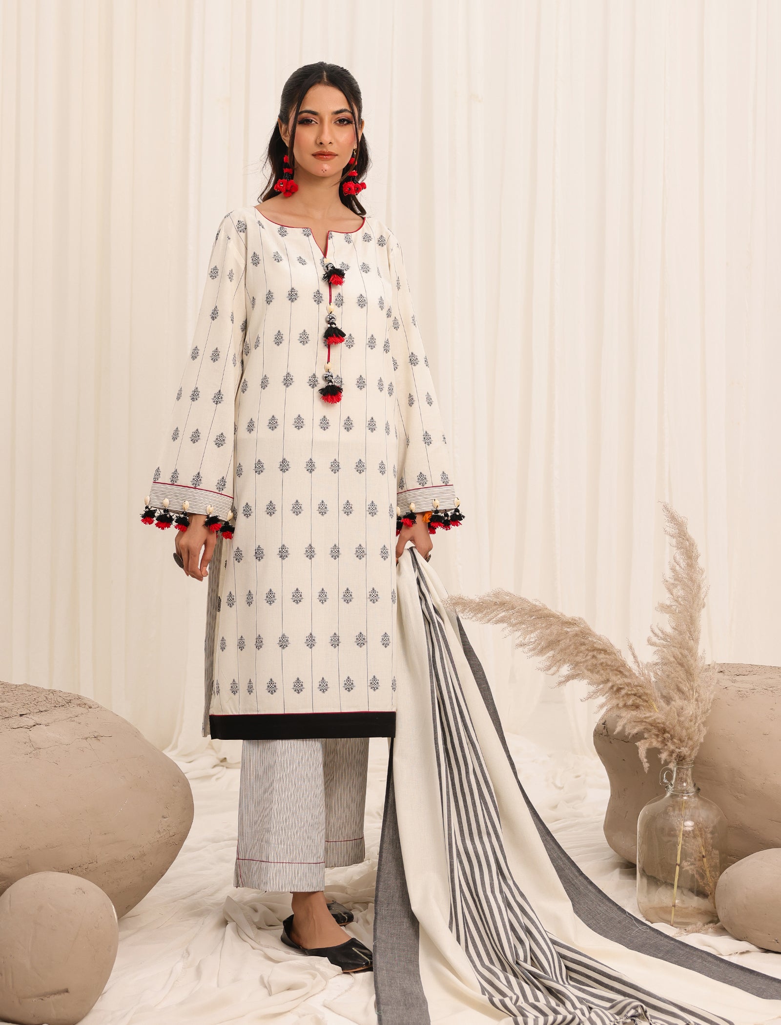 3 Pc Yarn Dyed Unstitched Suit